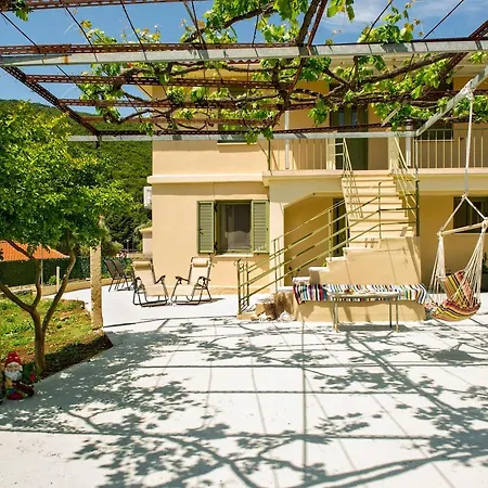 Garbis Garden View *