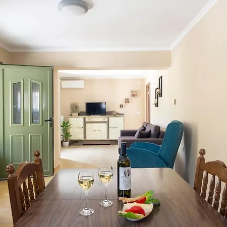 Garbis Garden View Appartement *