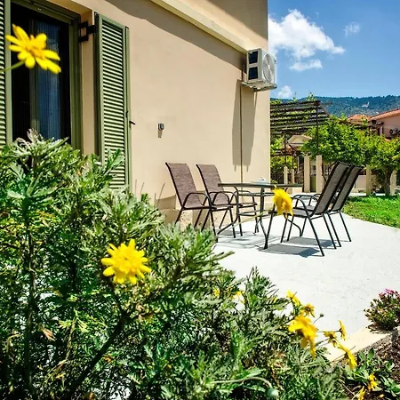Garbis Garden View Апартаменты Valsamata