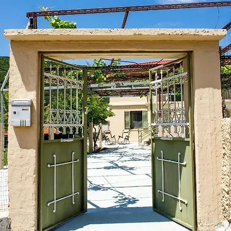 شقة Garbis Garden View *